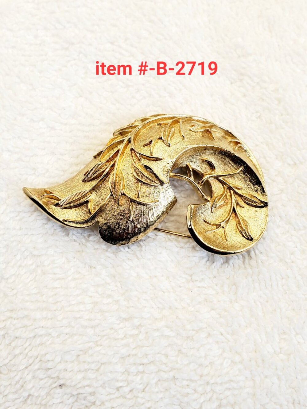 1 Vintage SARAH COV. Brooch, item # B-2719., wt. 25 grams.